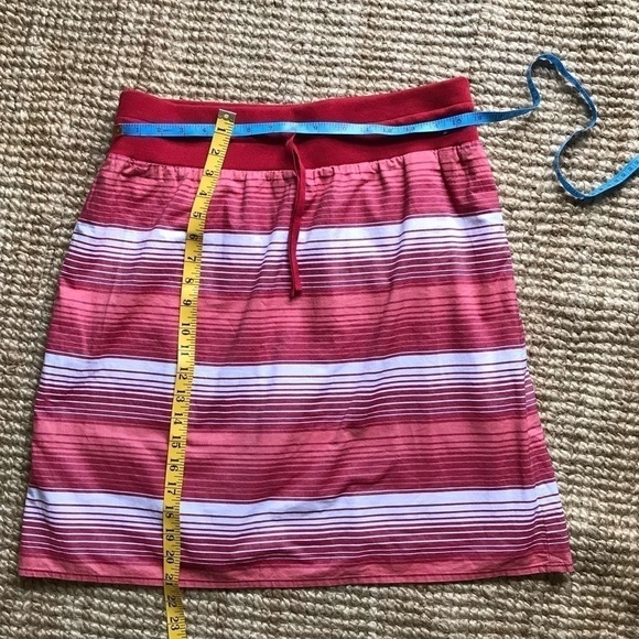 TOMMY Hilfiger red and white striped summer skirt. Size large. - Picture 2 of 5